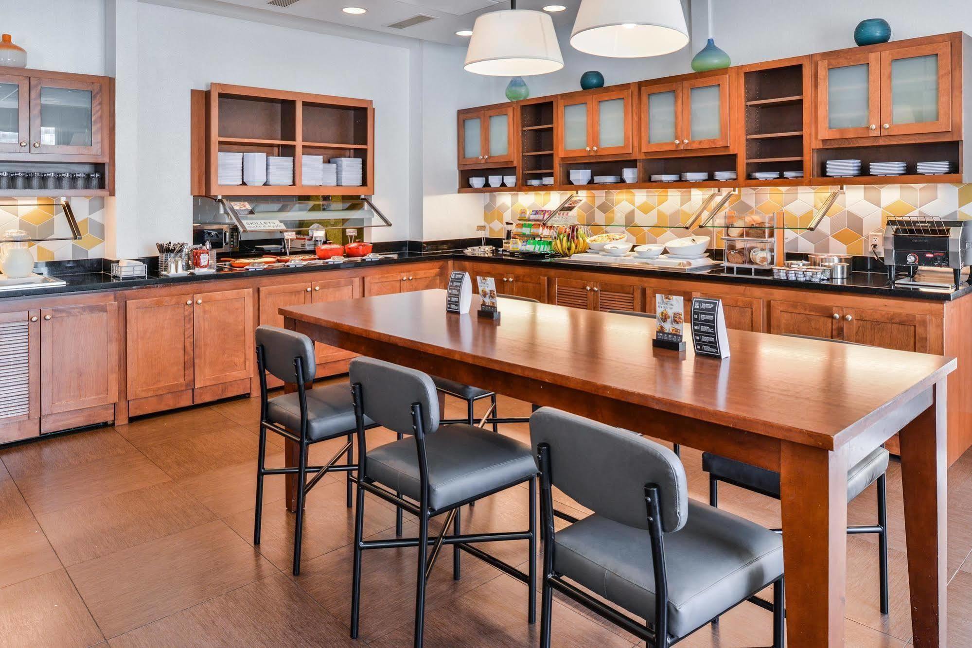 Hyatt Place Τσέσαπικ Εξωτερικό φωτογραφία
